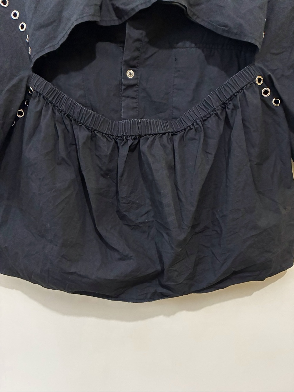 Kate Hewko Short Sleeve Grommet Crop Top Open Back Eyelet Shirt Size XS Black - Picture 7 of 8